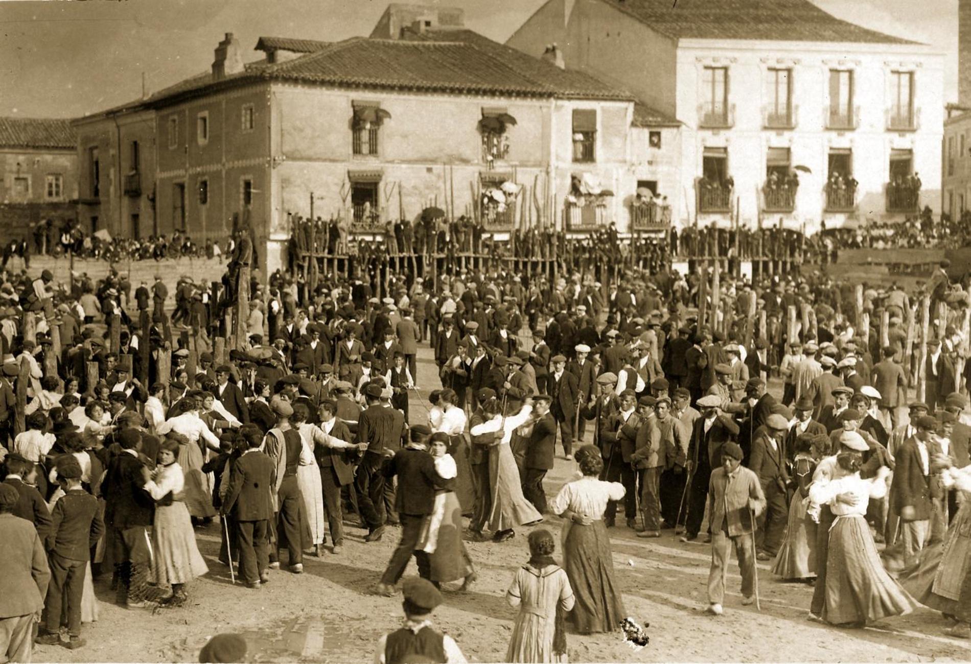 Hotel Posada Real Los Cinco Linajes Arévalo Exterior foto